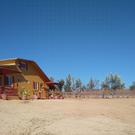 Posada Soleil Bed & Breakfast บาเย เด กัวลาลูเป ภายนอก รูปภาพ