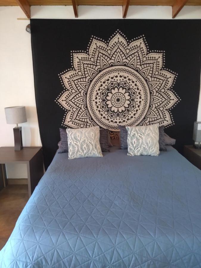 Posada Soleil Bed & Breakfast บาเย เด กัวลาลูเป ภายนอก รูปภาพ
